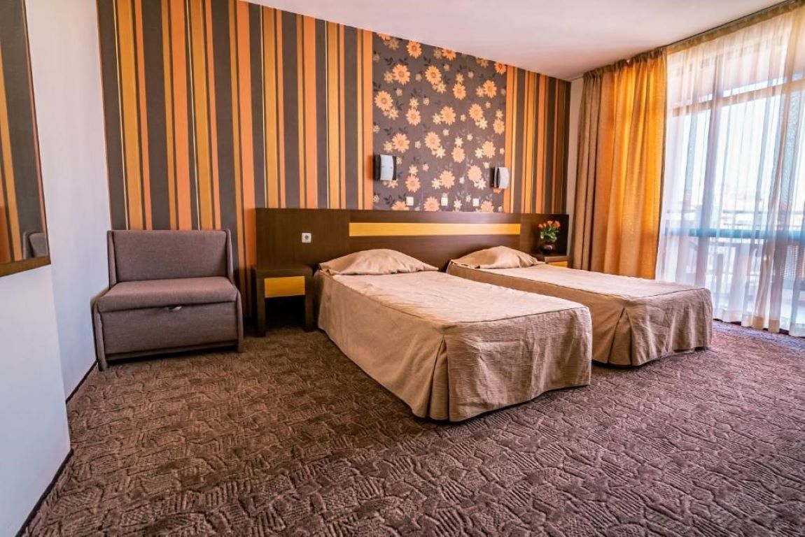 Hotel Izola Paradise-Standardna soba.jpg