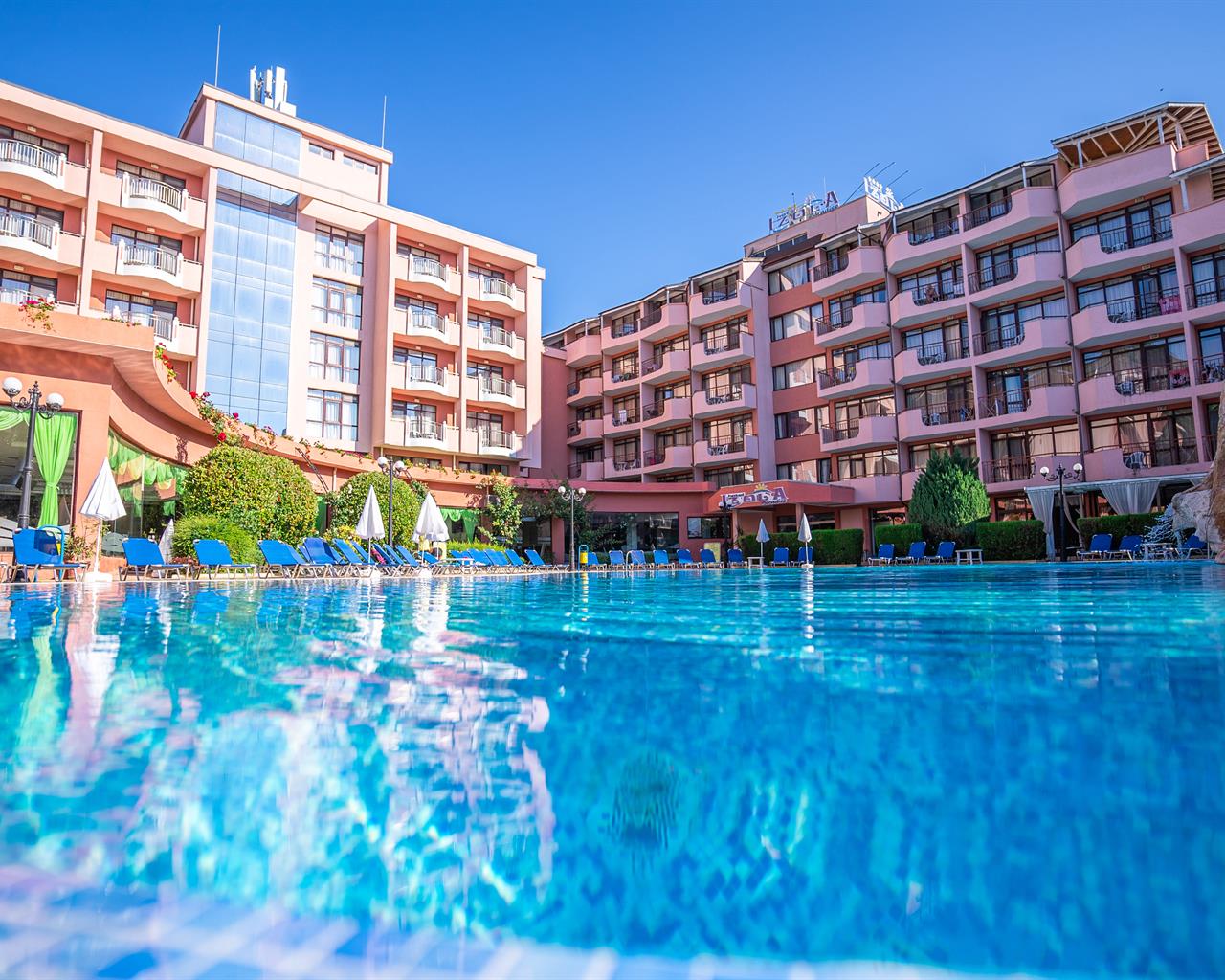 Izola Paradise Hotel-Hotel spolja.jpg