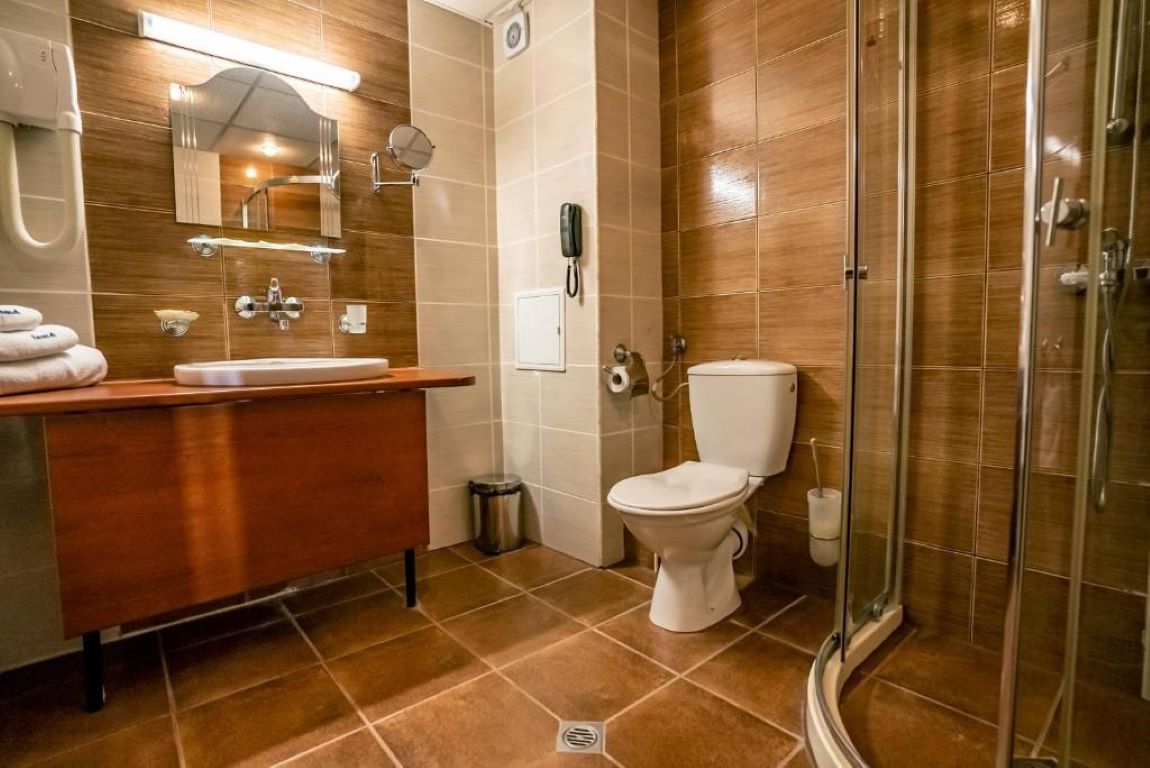 Izola Paradise Hotel-Standardna soba.jpg