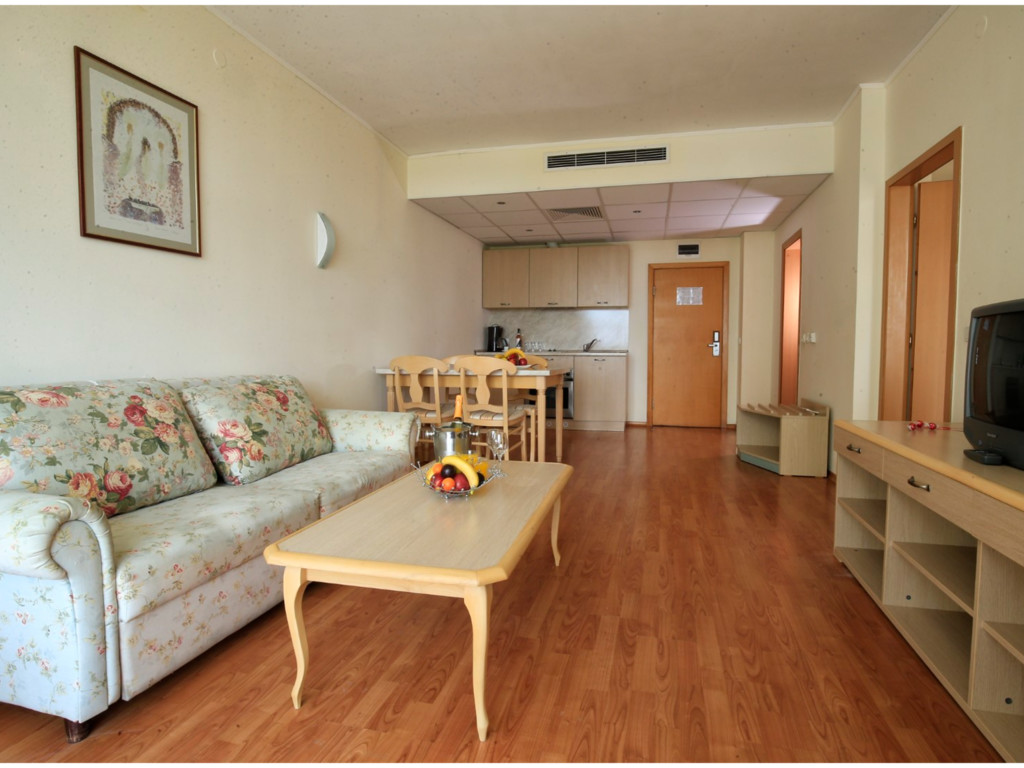 Hotle Grand Nirvana-Apartman.jpeg