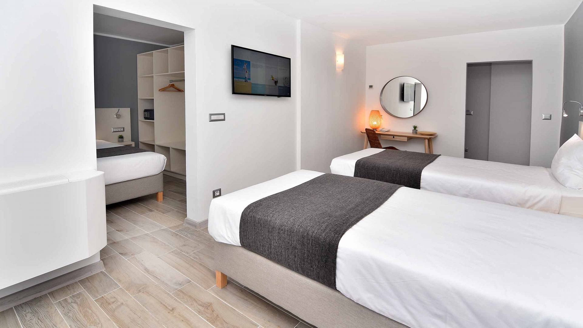 IHotel Hotel-Porodicna deluxe soba.jpg