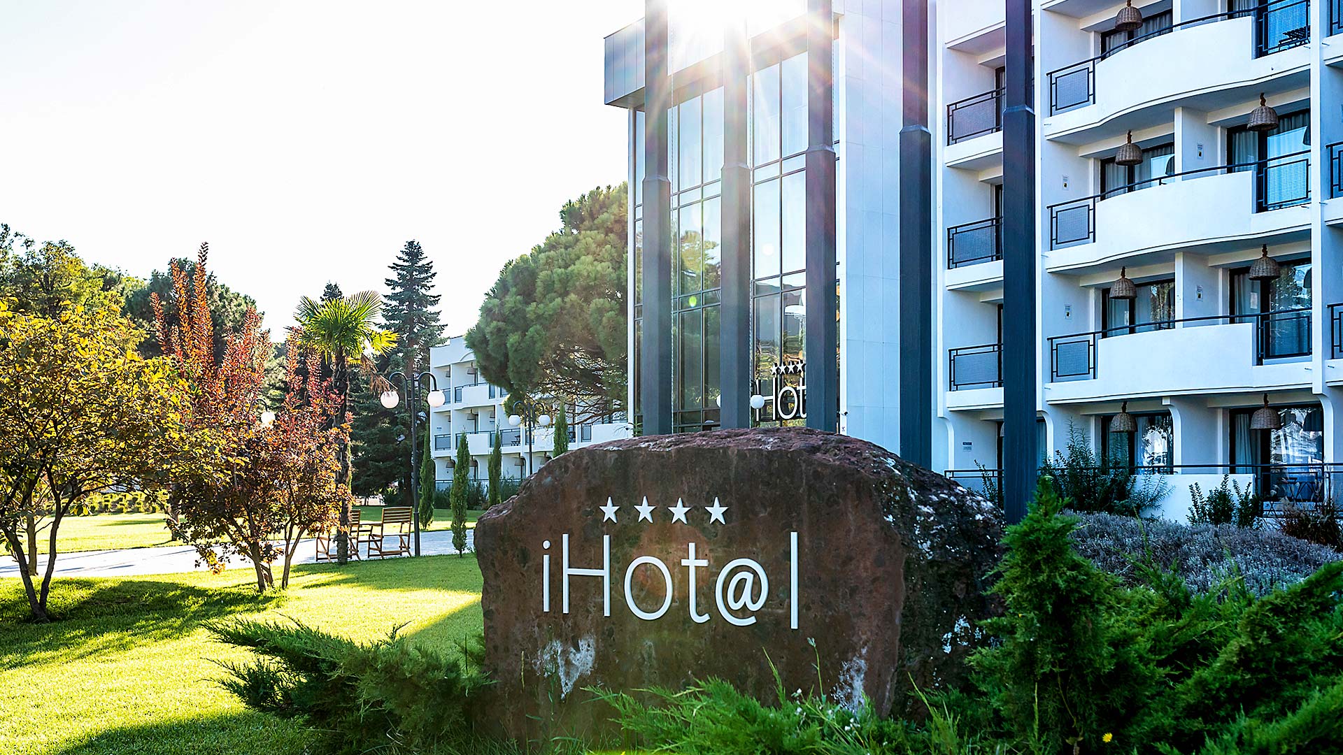 IHotel Hotel-Zgrada hotela.jpg