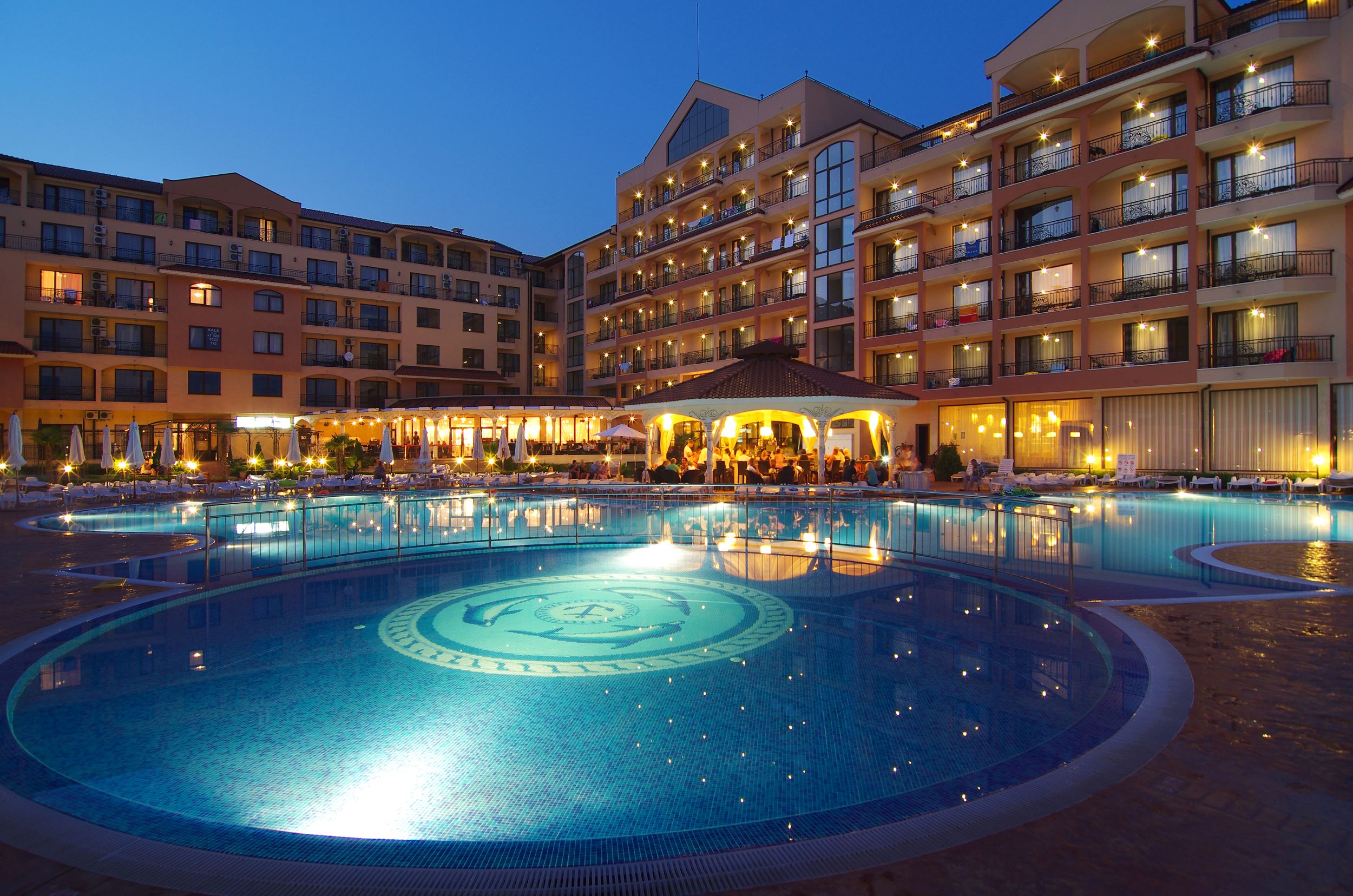 Diamond Residence Hotel & Spa-Bazen.jpg
