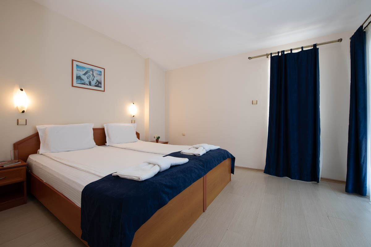Hotel Amon Ra-Apartman pogled more.jpg