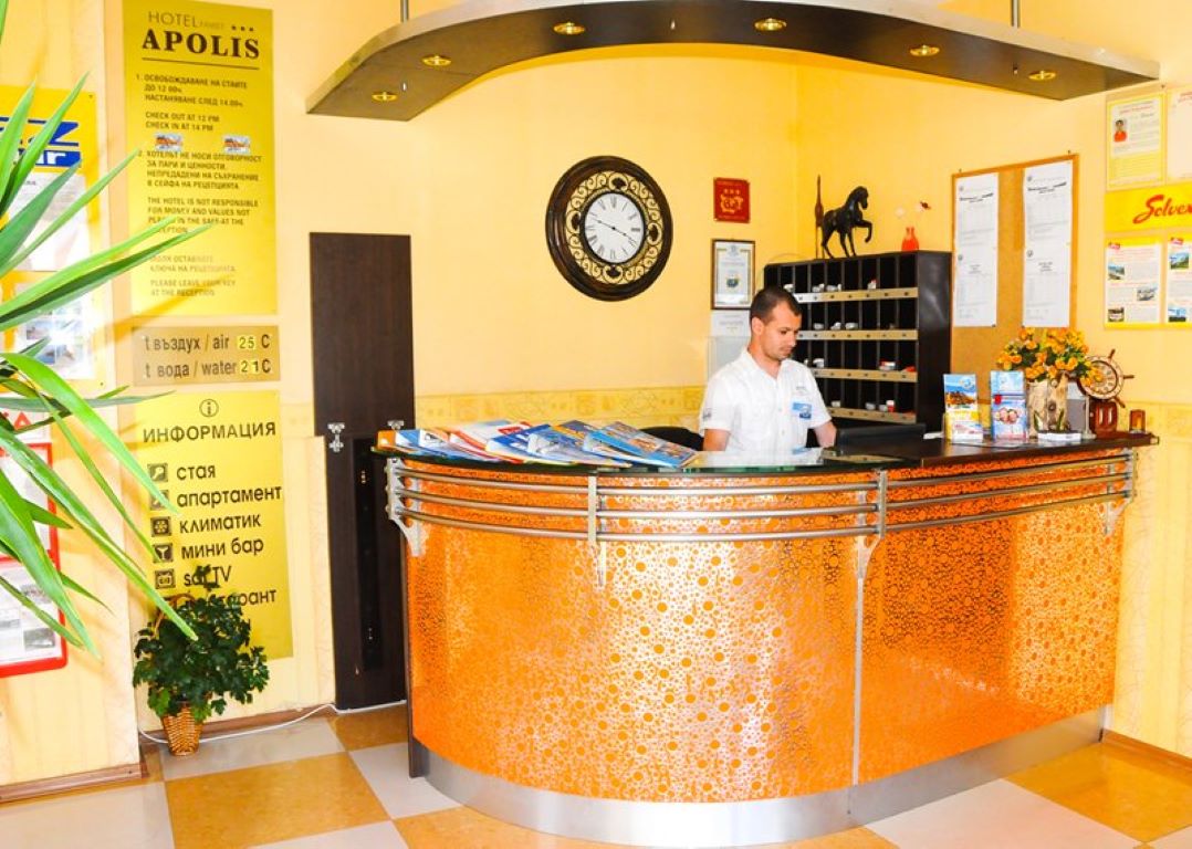 Apolis Hotel-Recepcija.jpg
