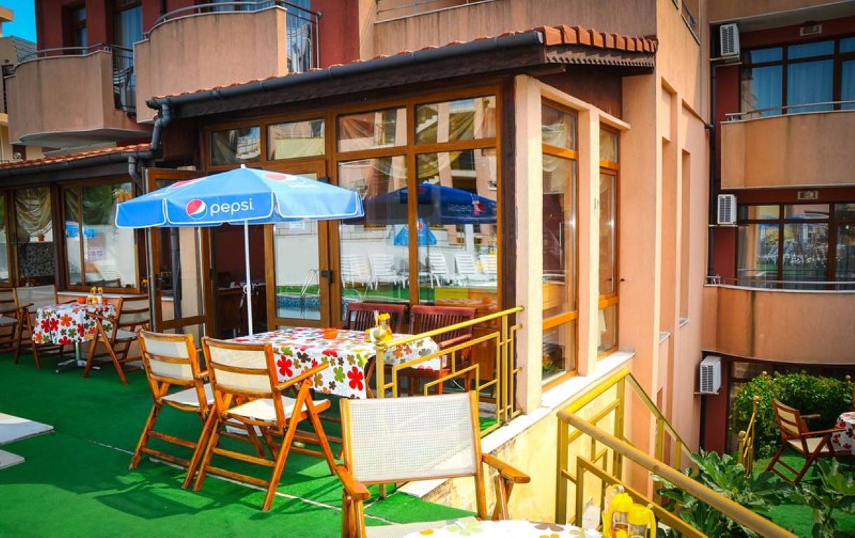 Hotel Apolis-Terasa restorana.jpg