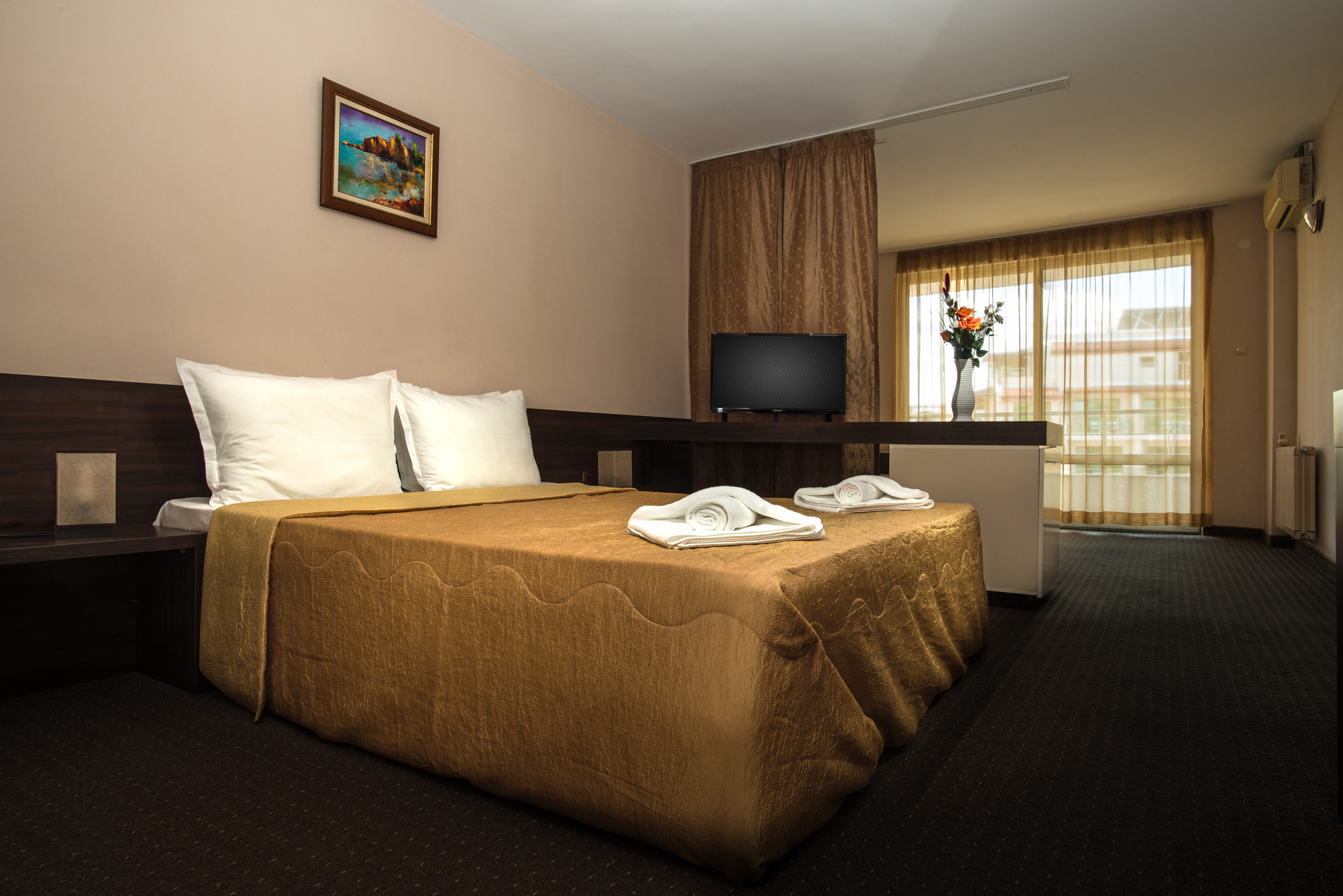 Flagman Hotel-Studio.jpg