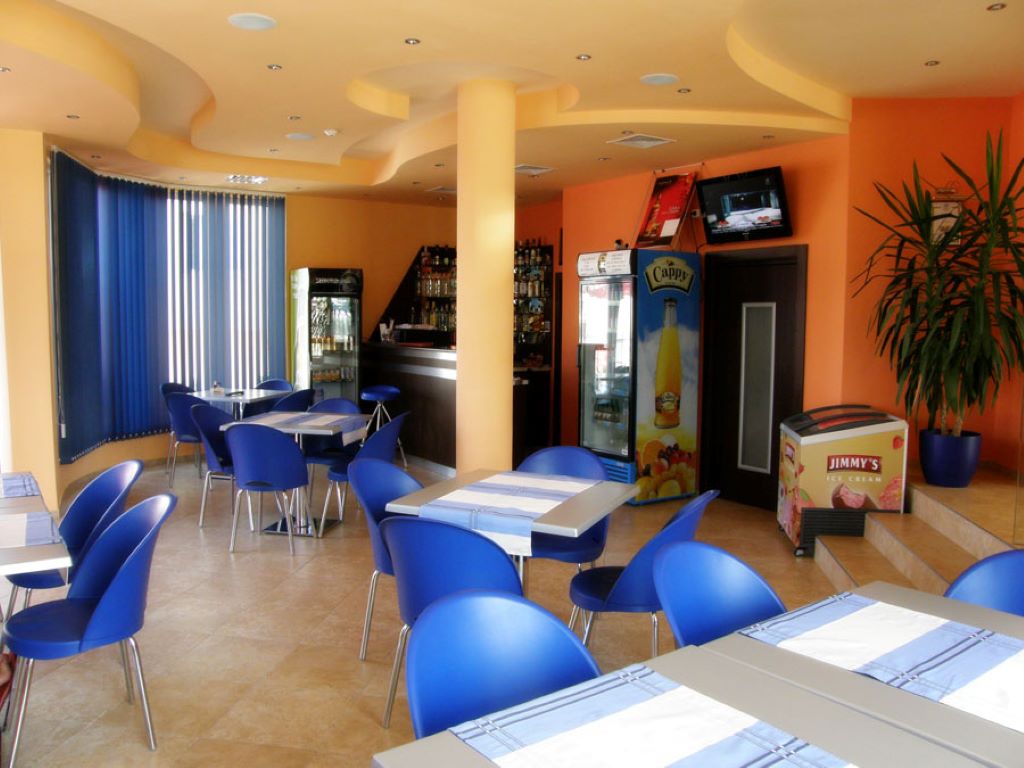 Hotel Morska Villa-Bistro.jpg