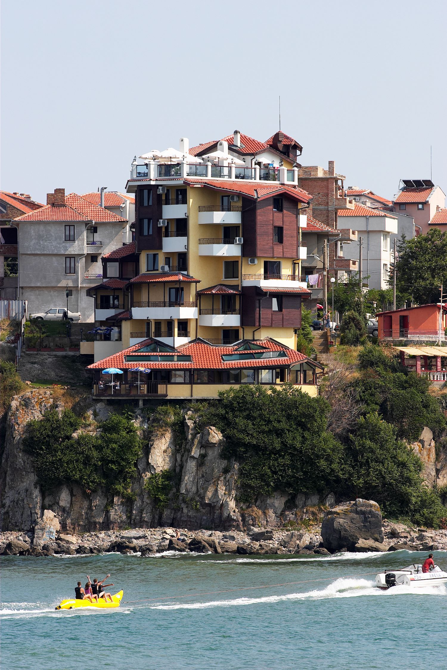 Parnasse Hotel-Okruzenje.jpg