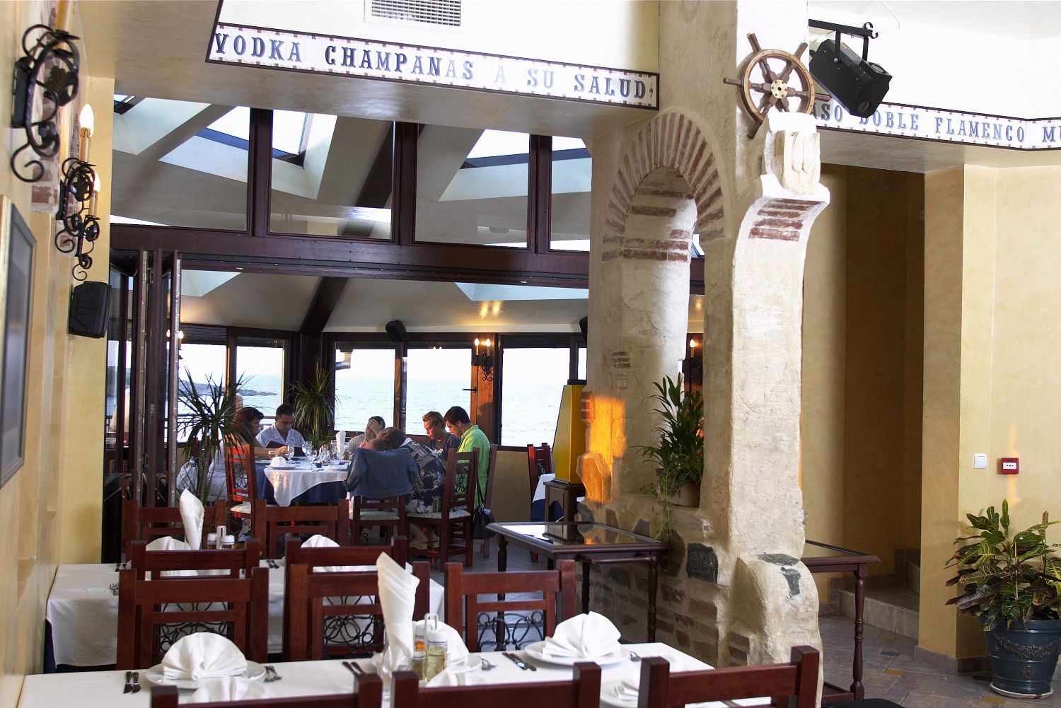 Parnasse Hotel-Restoran.jpg