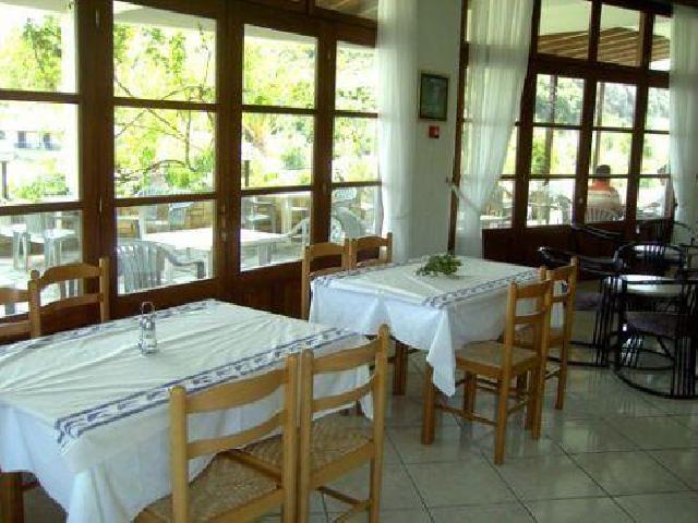 Hotel Ermioni restaurant-bar 2.jpg