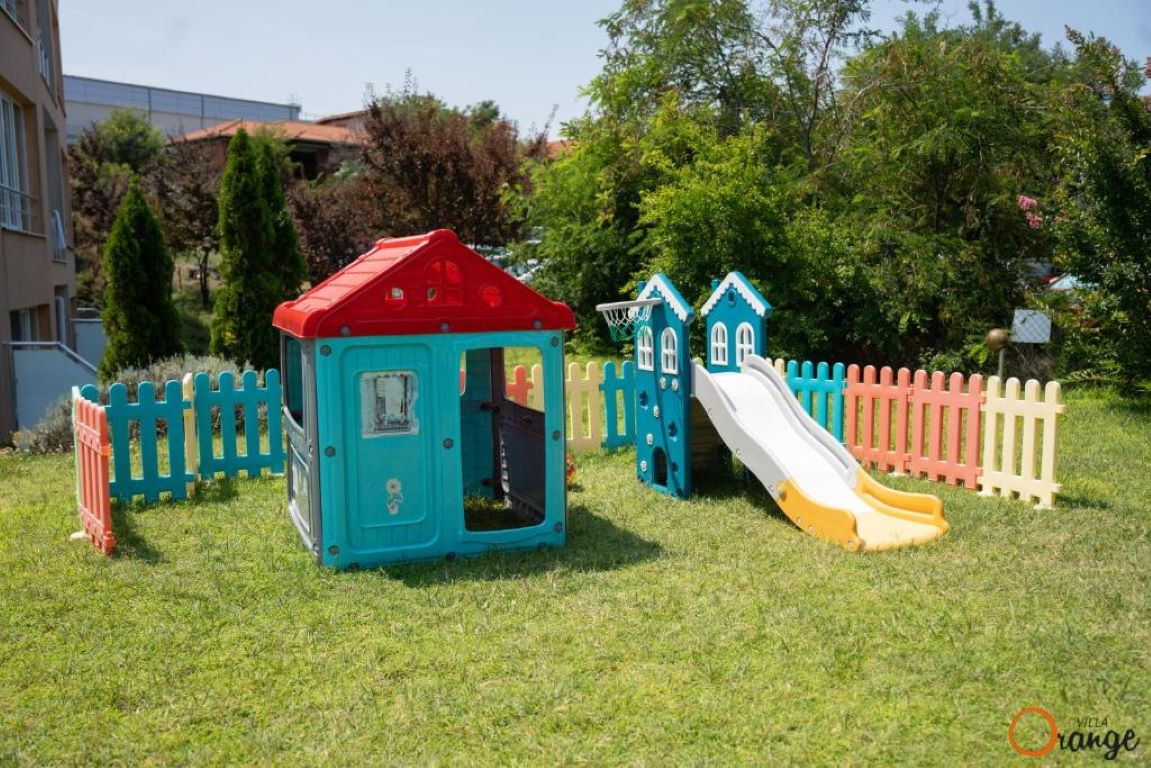 Hotel Villa Orange-Decije igraliste.jpg
