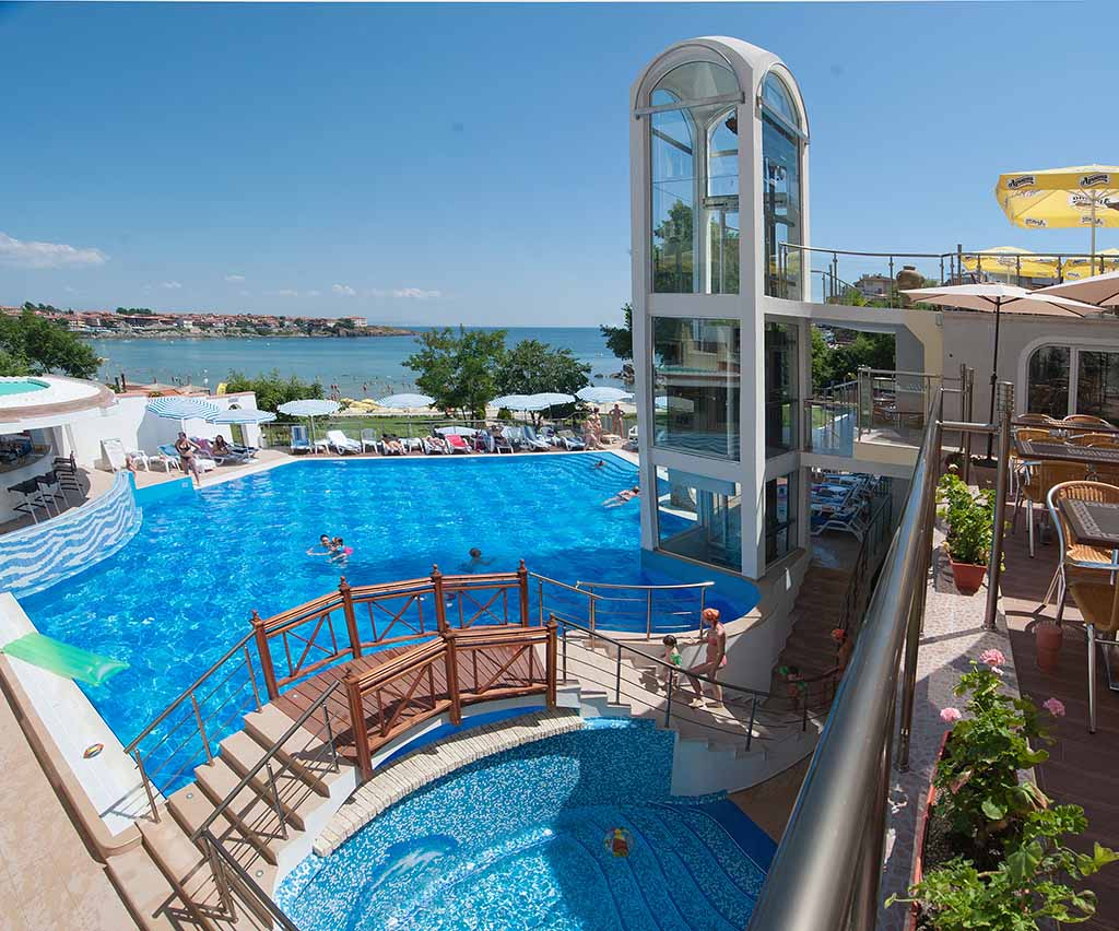 Villa List Hotel-Bazen.jpg