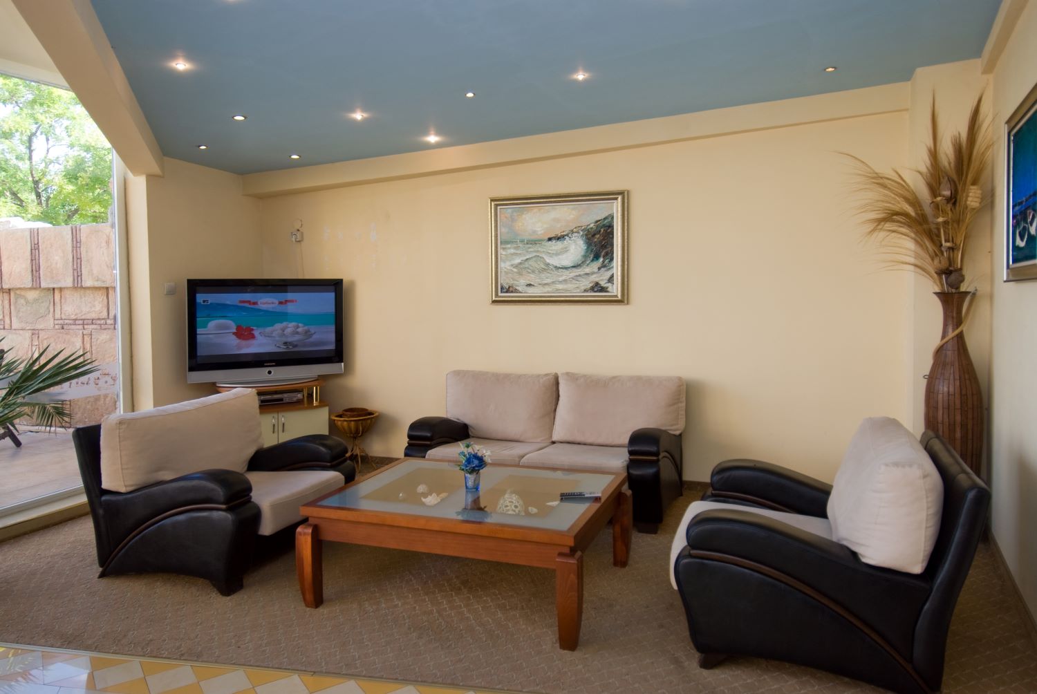 Villa List-Lobby.jpg