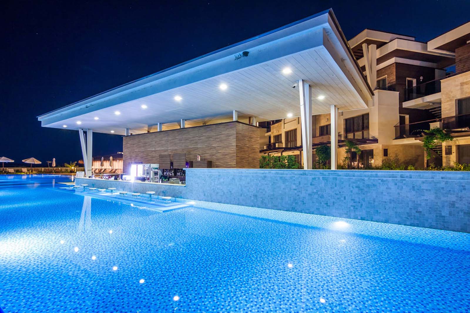 Apolonia Resort Hotel-Bar na bazenu.jpg