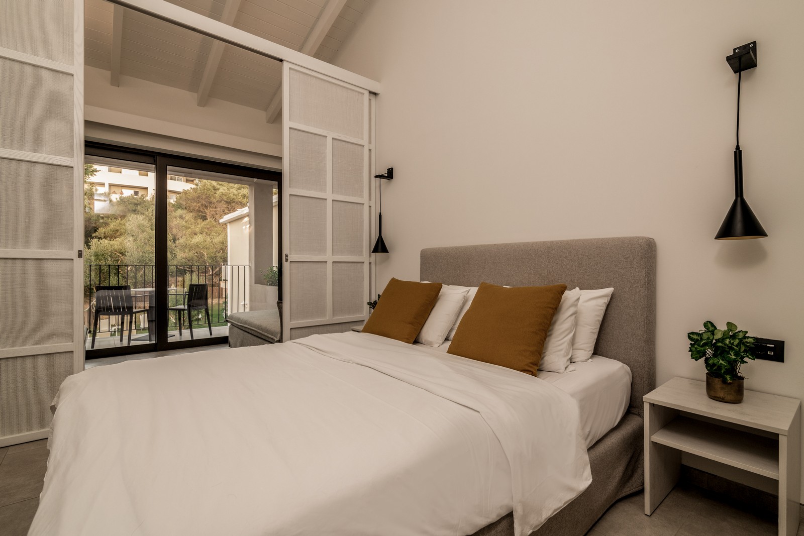 New Beach Hotel-Porodicna soba.jpg
