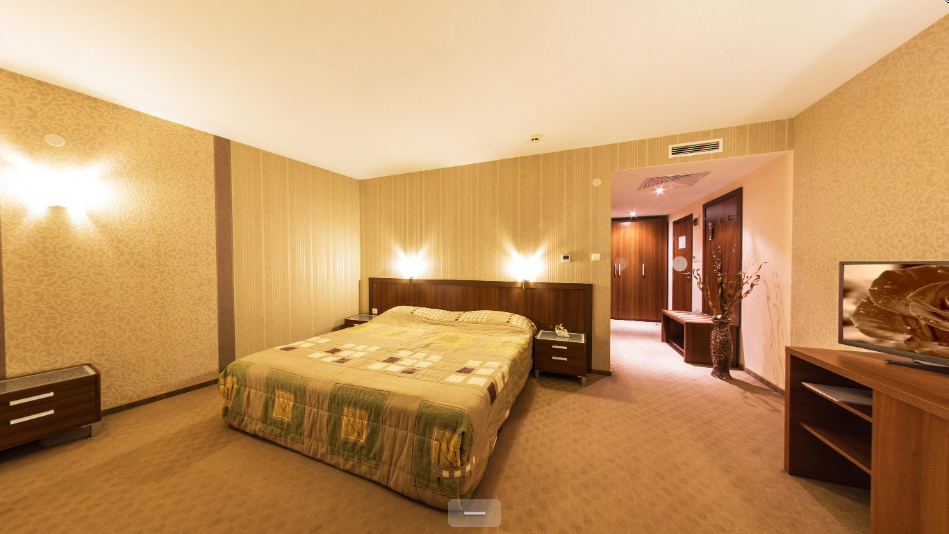Hotel Berlin Beach-Trokrevetna soba.jpg