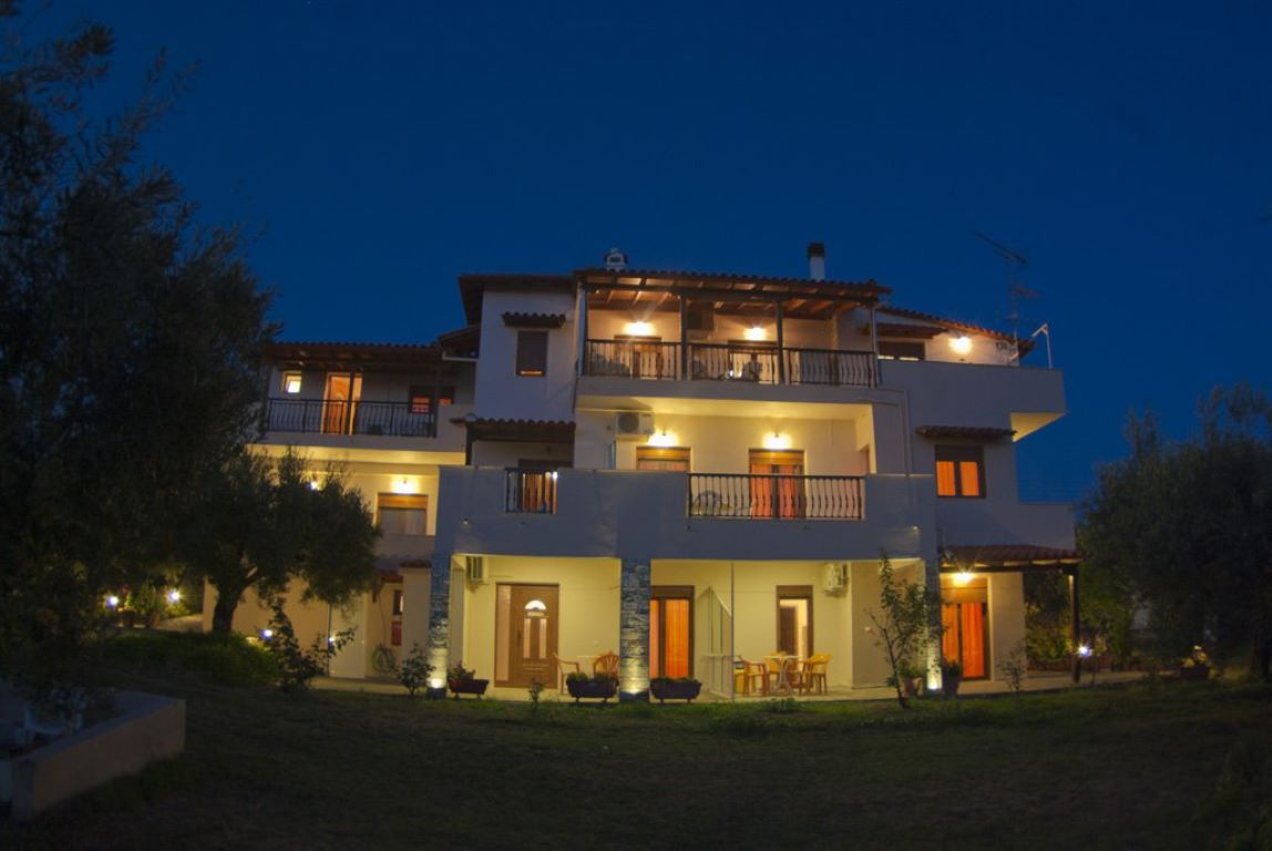 Villa Decauville Studios & Apartments-Spoljasnji izgled.jpg