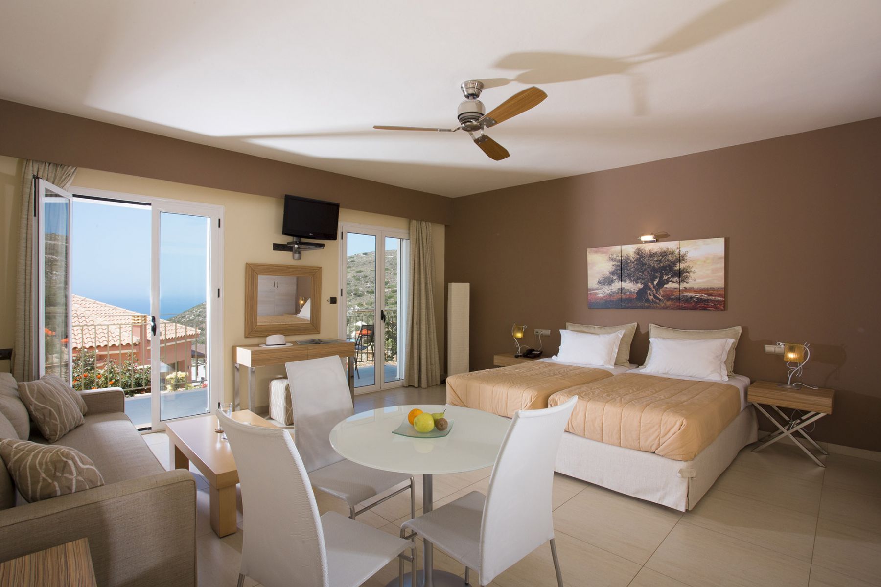 Hotel Petani Bay-Junior superior suite pogled bazen ili more.jpg