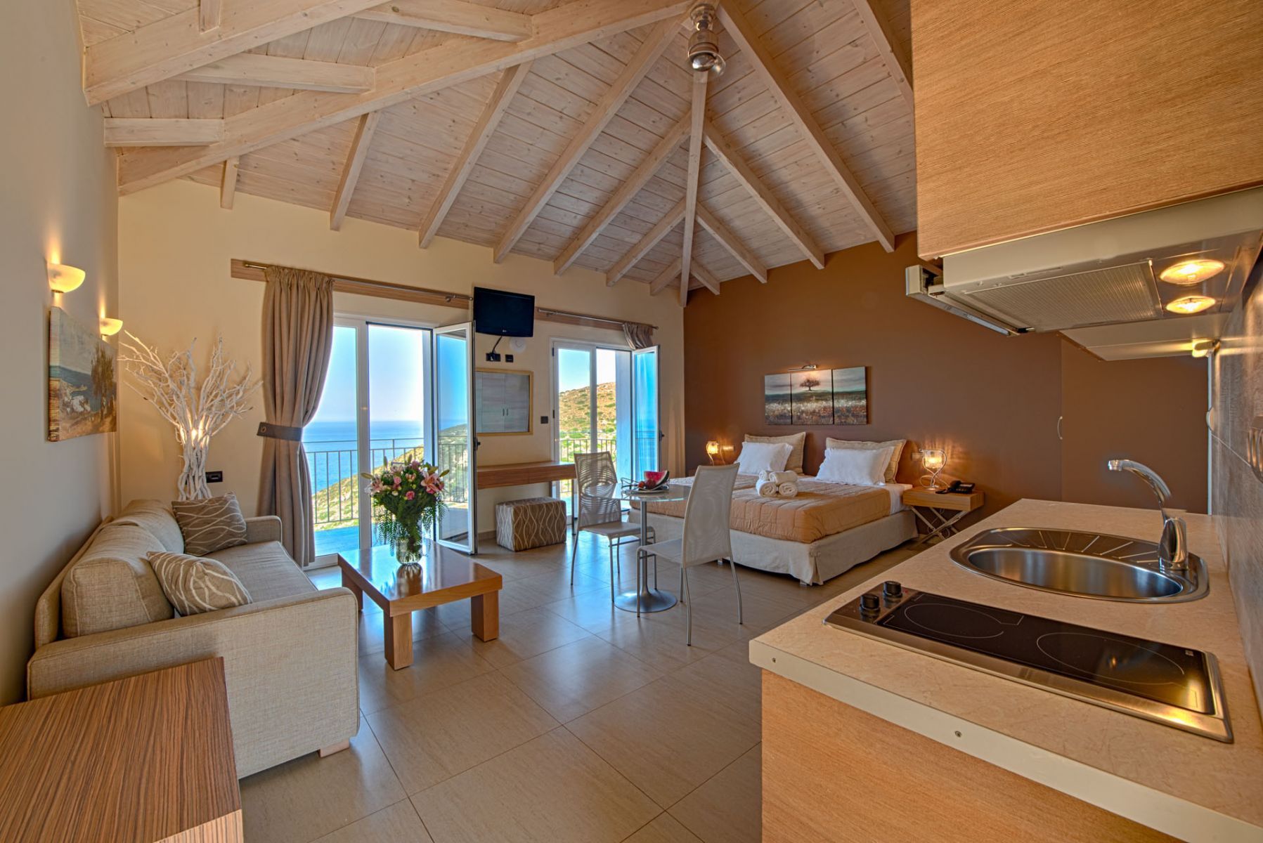Petani Bay Hotel-Junior executive suite panoramski pogled moreć.jpg