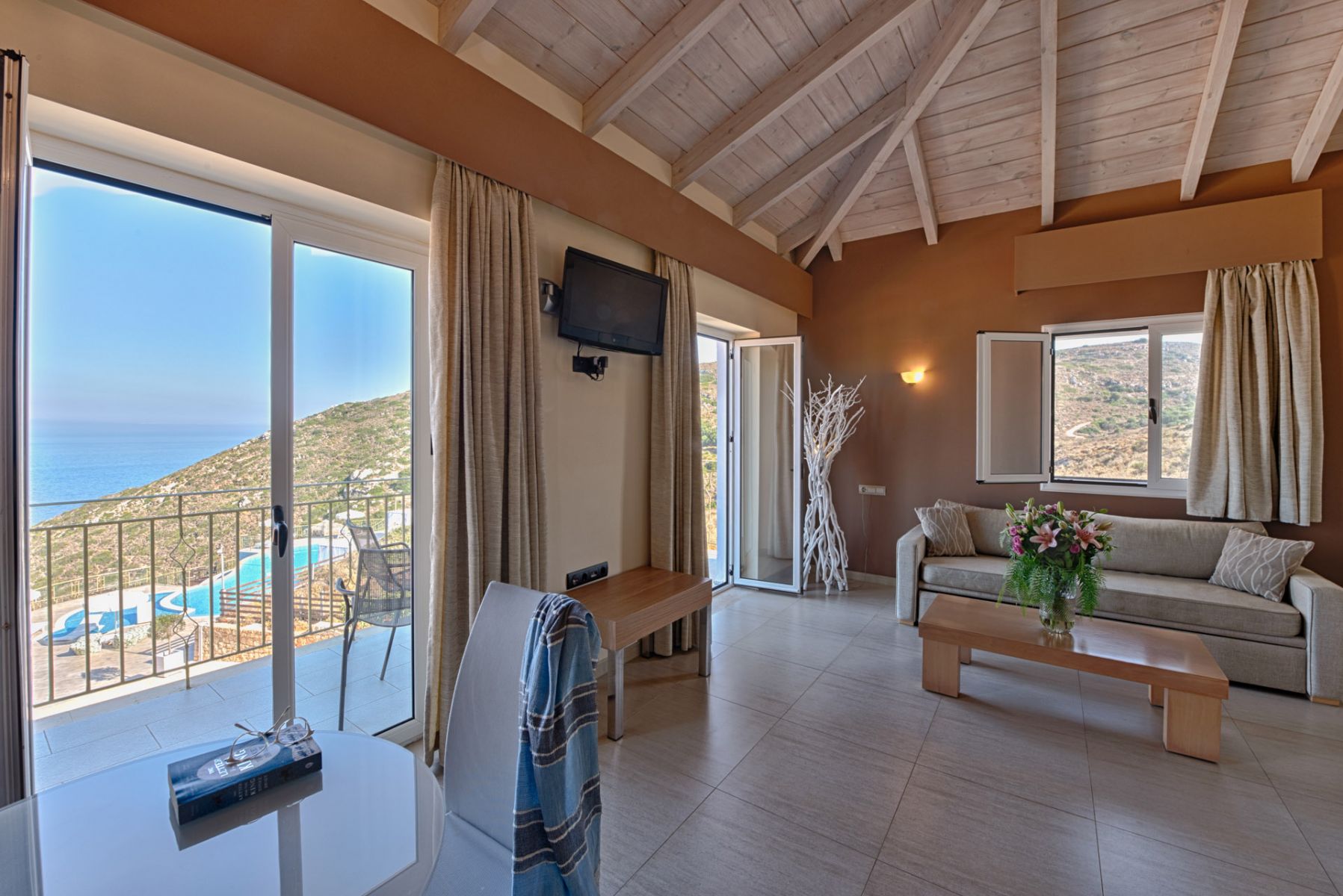 Petani Bay-Suite deluxe panoramski pogled more.jpg