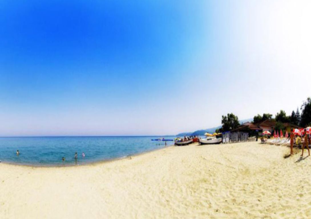Hotel Livithra-Plaza.jpg