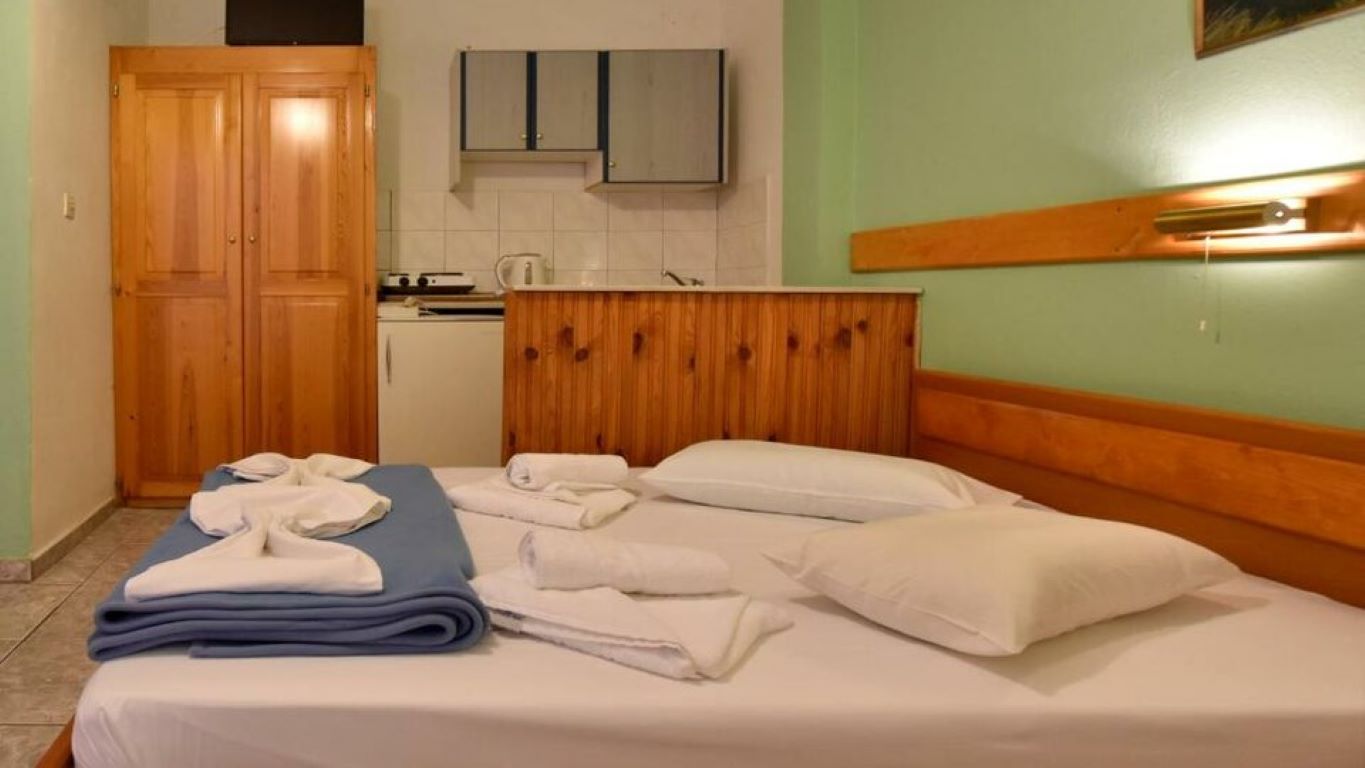 Hotel Livithra-Standardna soba.jpg