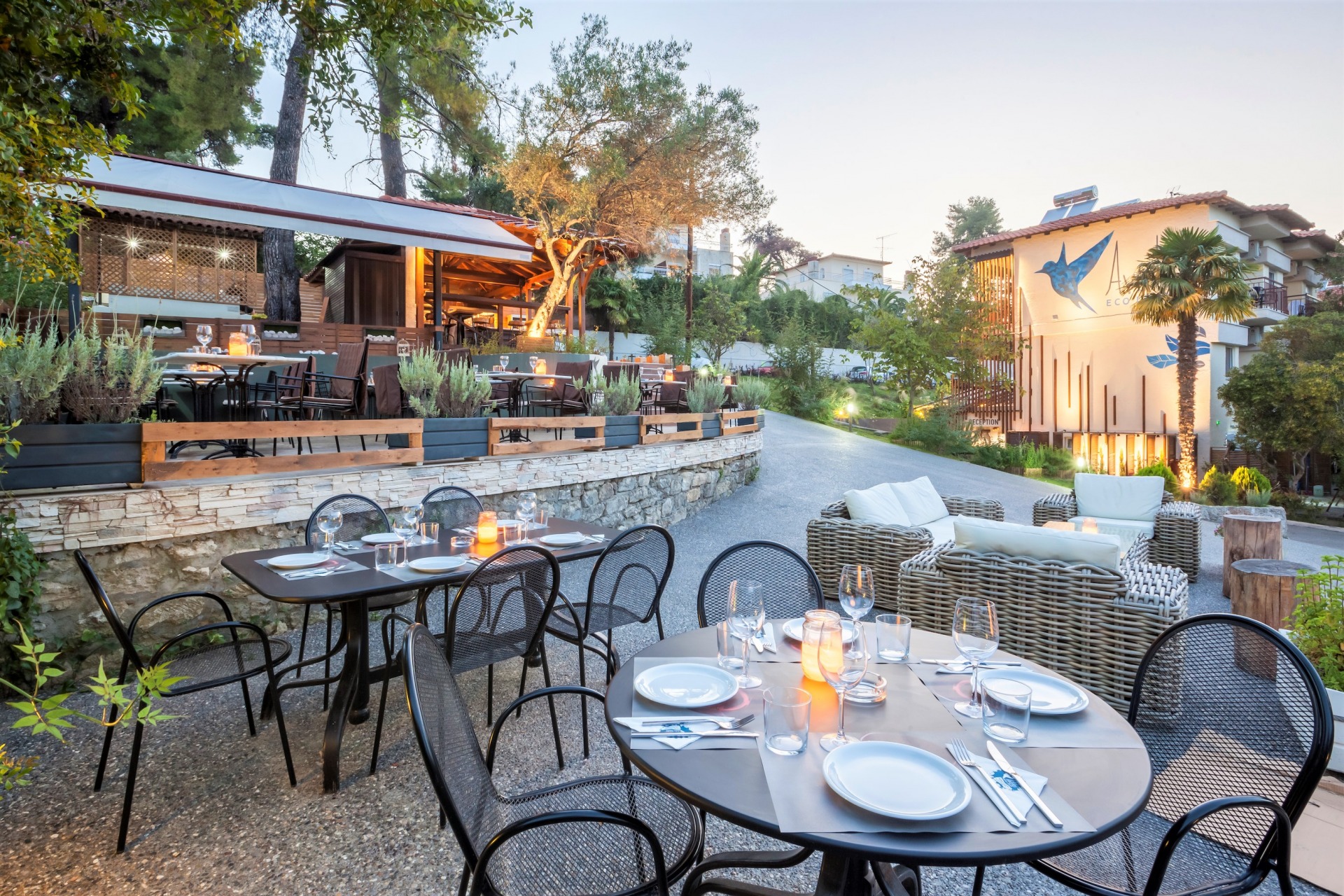 Avatel Eco Lodge Hotel-Terasa restorana.jpg