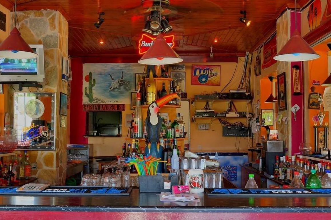Hotel Ikaros-Bar.jpg