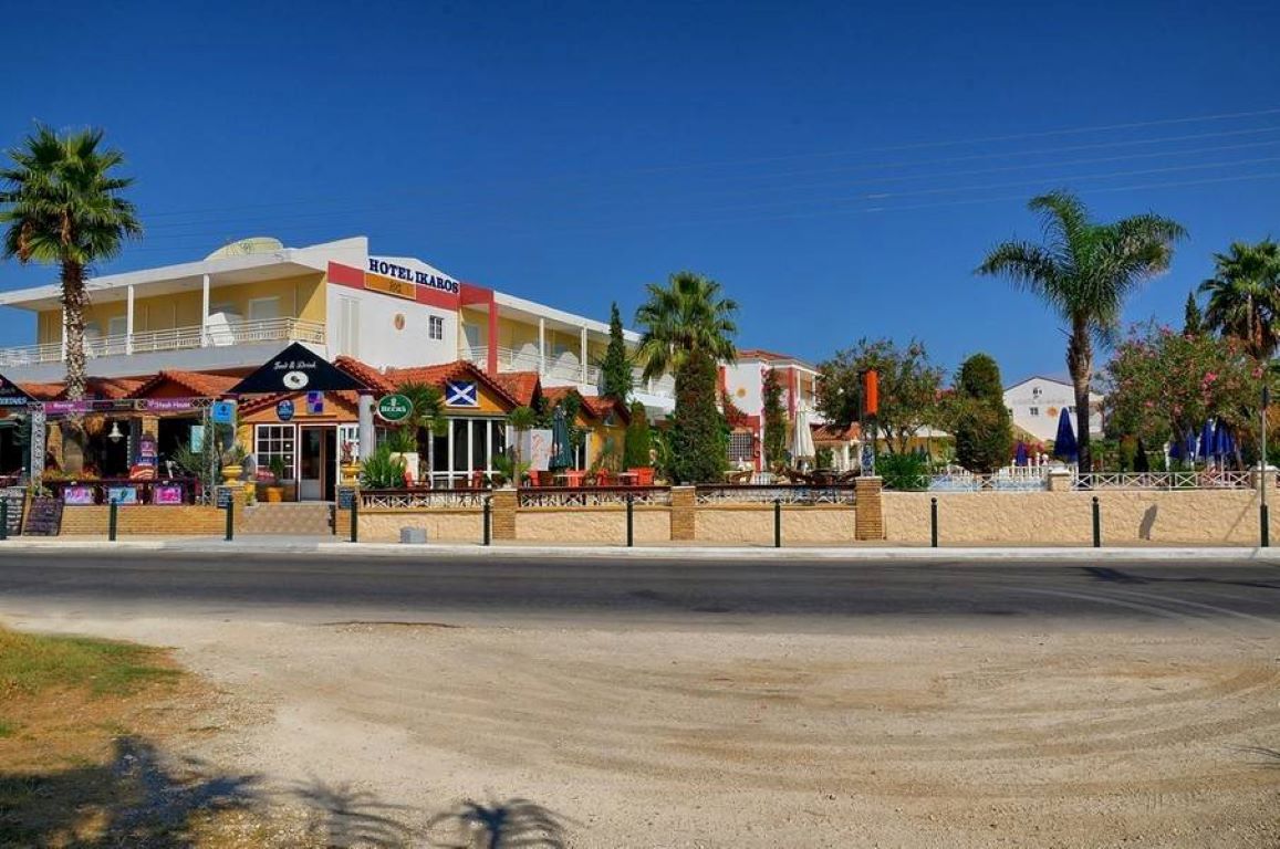 Ikaros Hotel-Prilaz hotelu.jpg