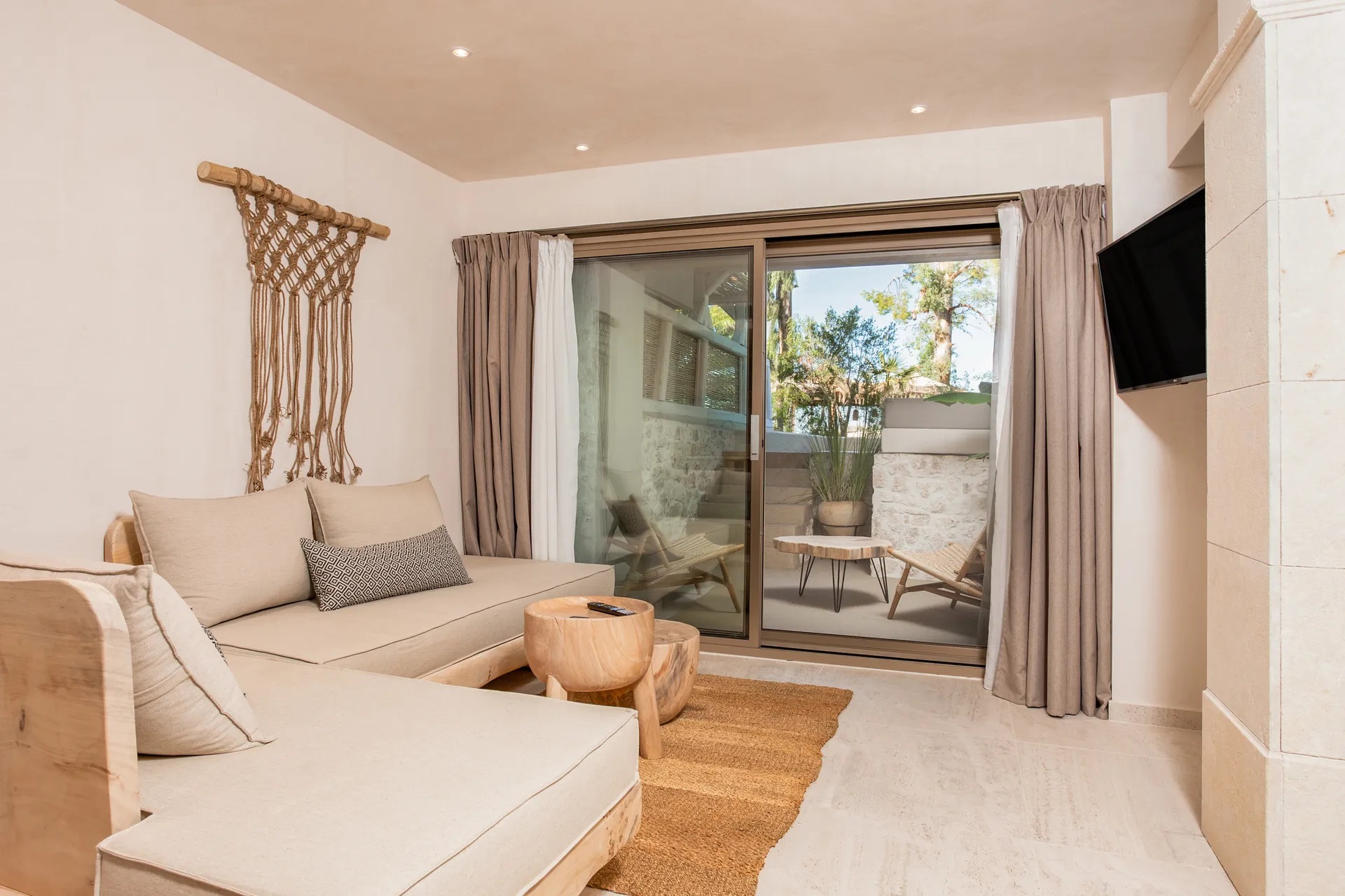 Mako Sea & Suites Hotel-Premium suite pogled more.jpg