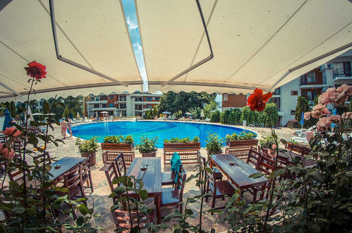 Messambria Fort Beach-Terasa restorana.jpg