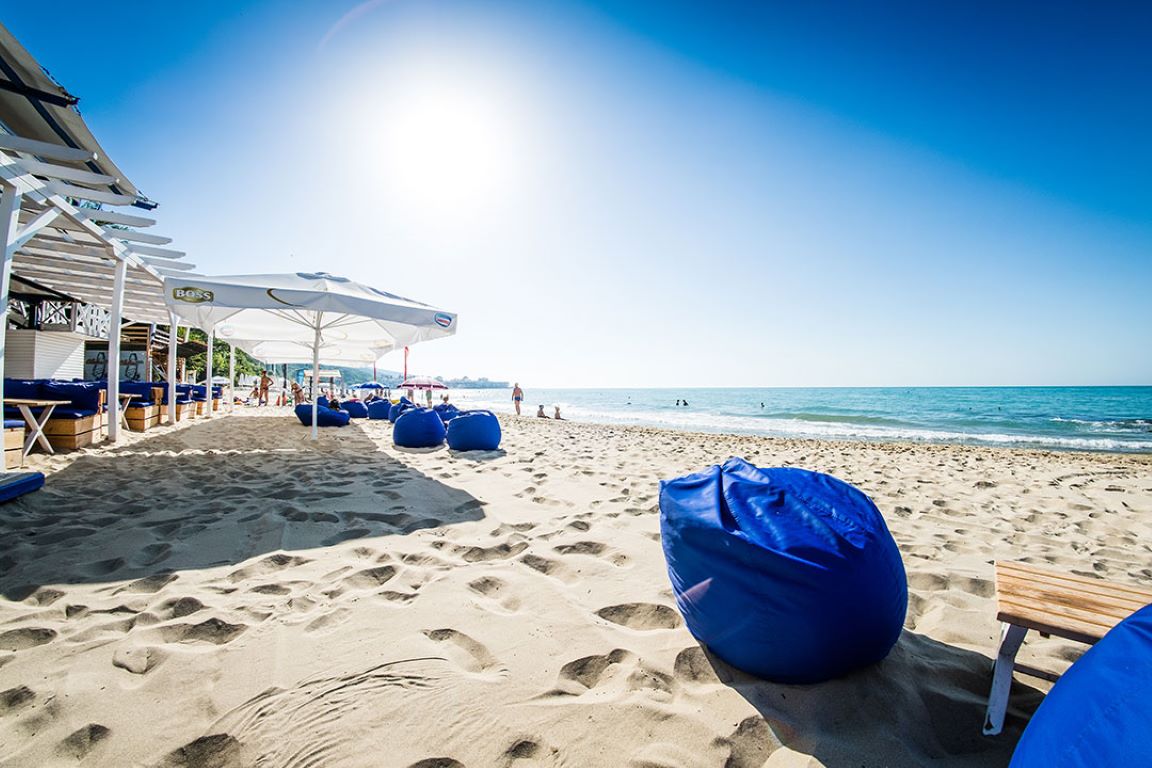 Panorama Fort Beach Hotel-Plaza.jpg
