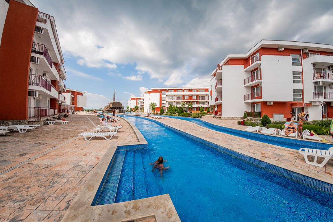 Hotel Privilege Fort Beach-Bazen.jpg