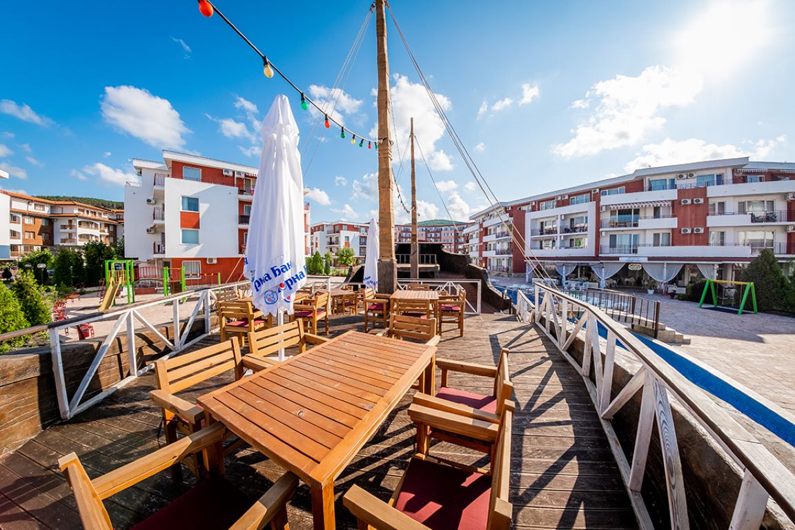 Privilege Fort Beach-Brod restoran.jpg