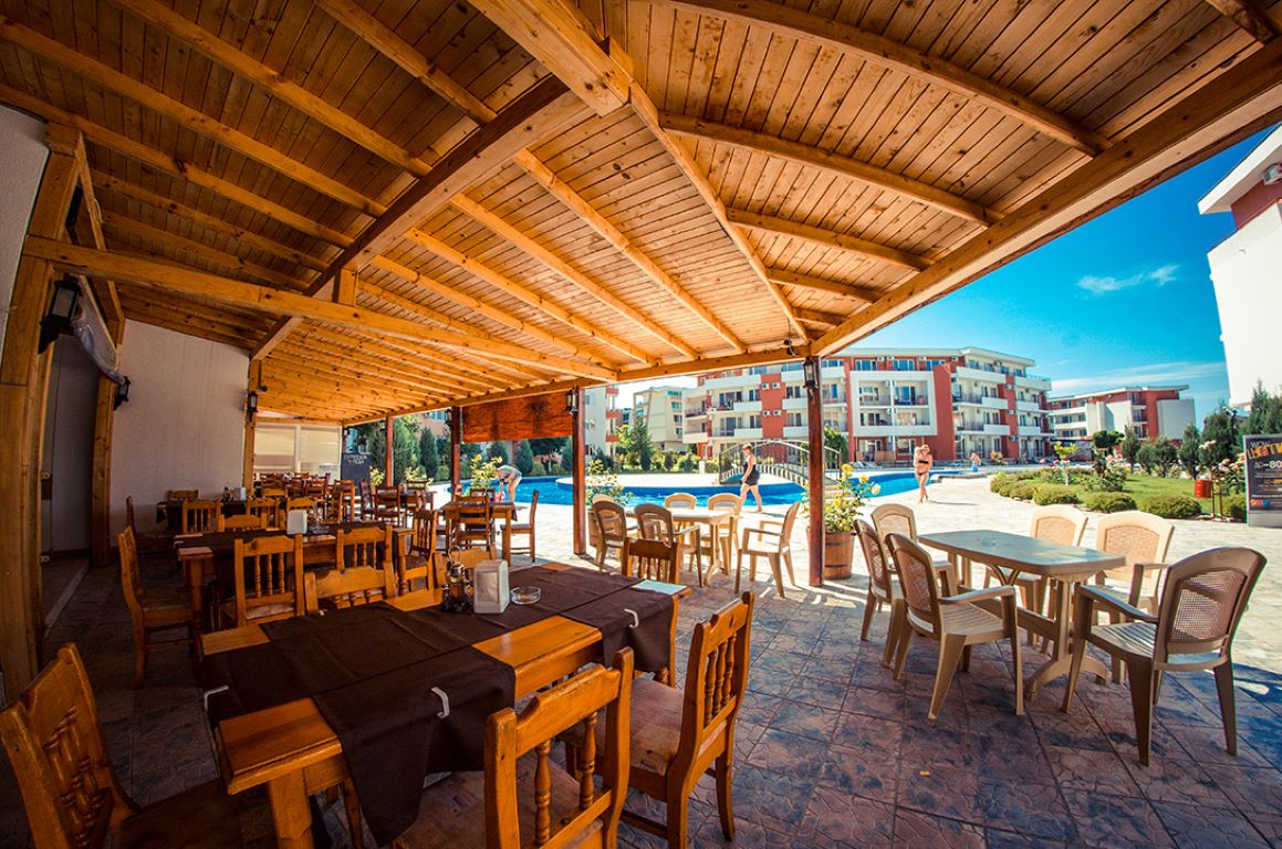 Privilege Fort Beach-Terasa restorana.jpg