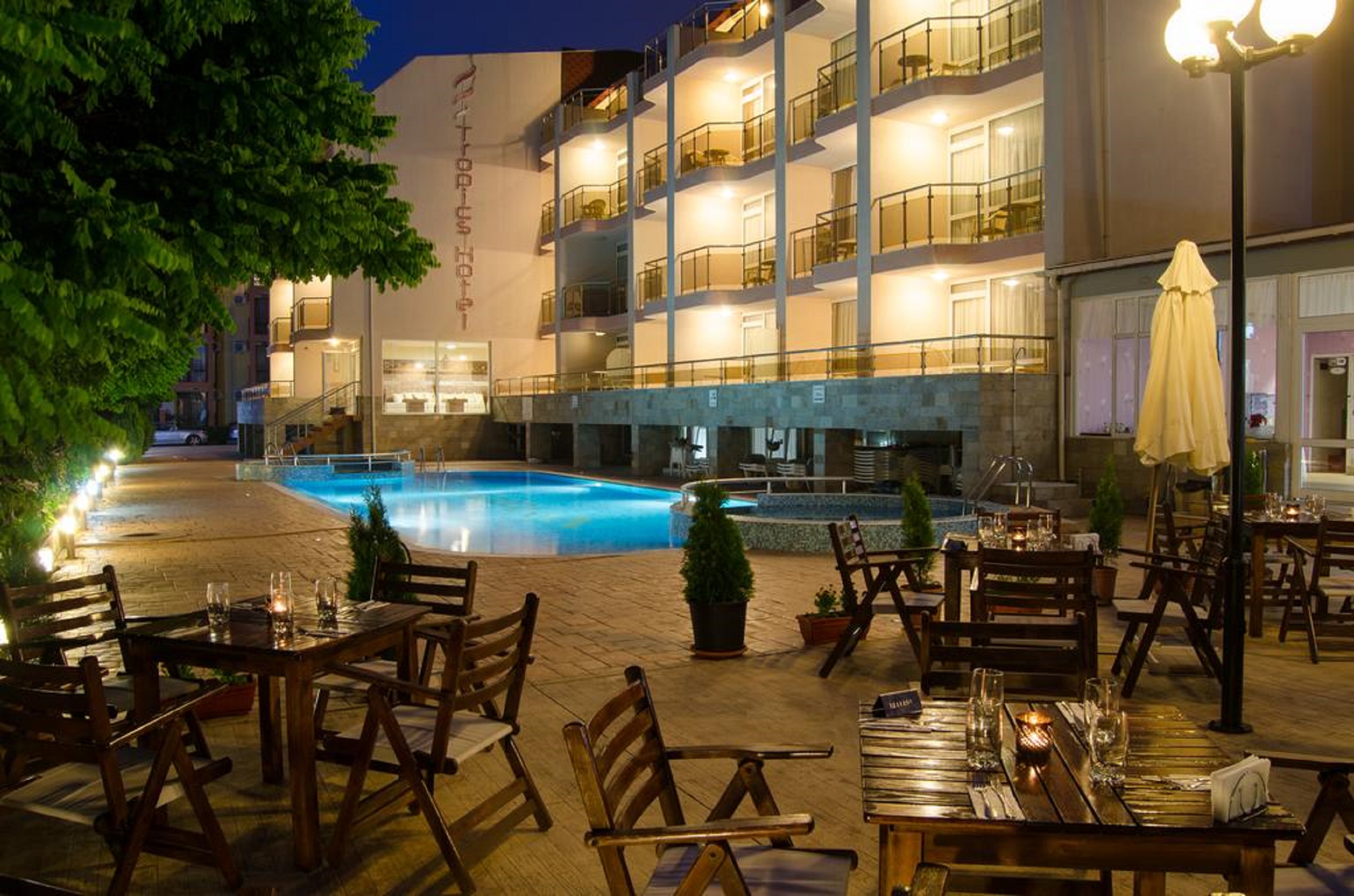 Hotel Tropics-Spoljasnji izgled.jpg