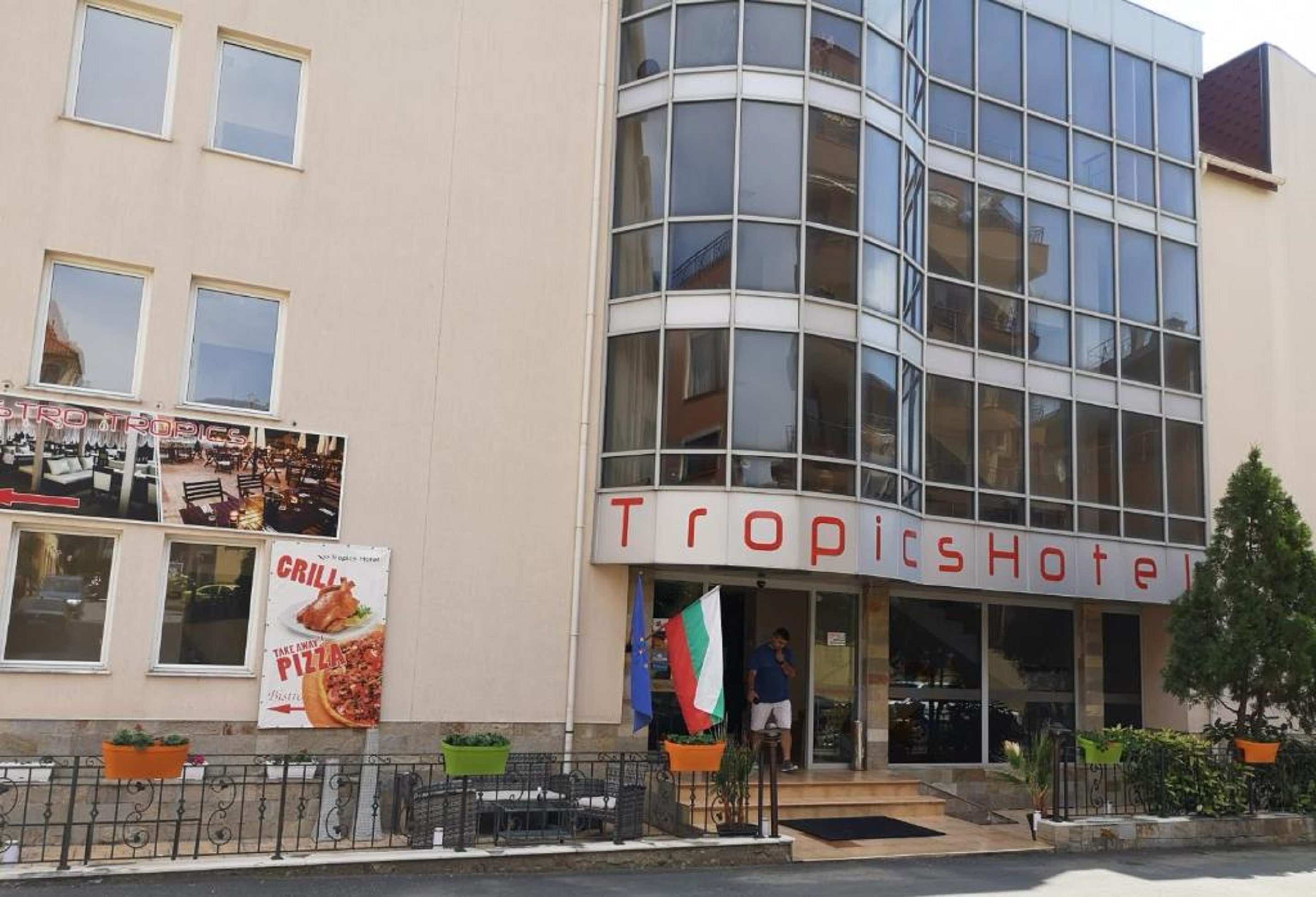 Hotel Tropics-Ulaz u hotel.jpg