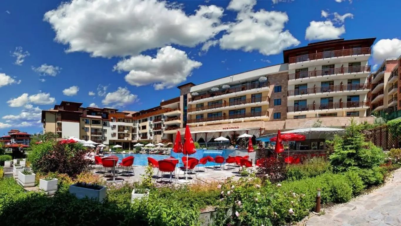 Garden of Eden-Hotel spolja.jpg