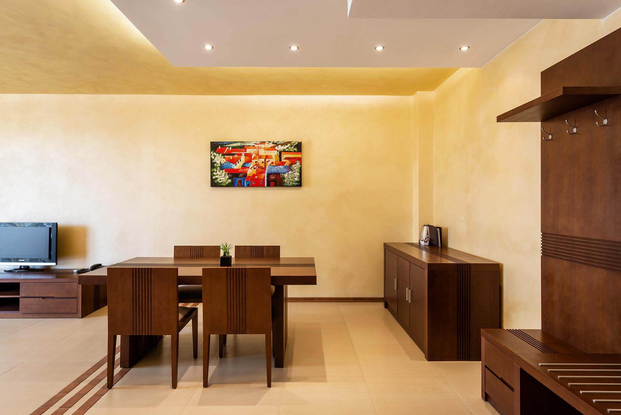 Hotel Garden of Eden-Suite.jpg