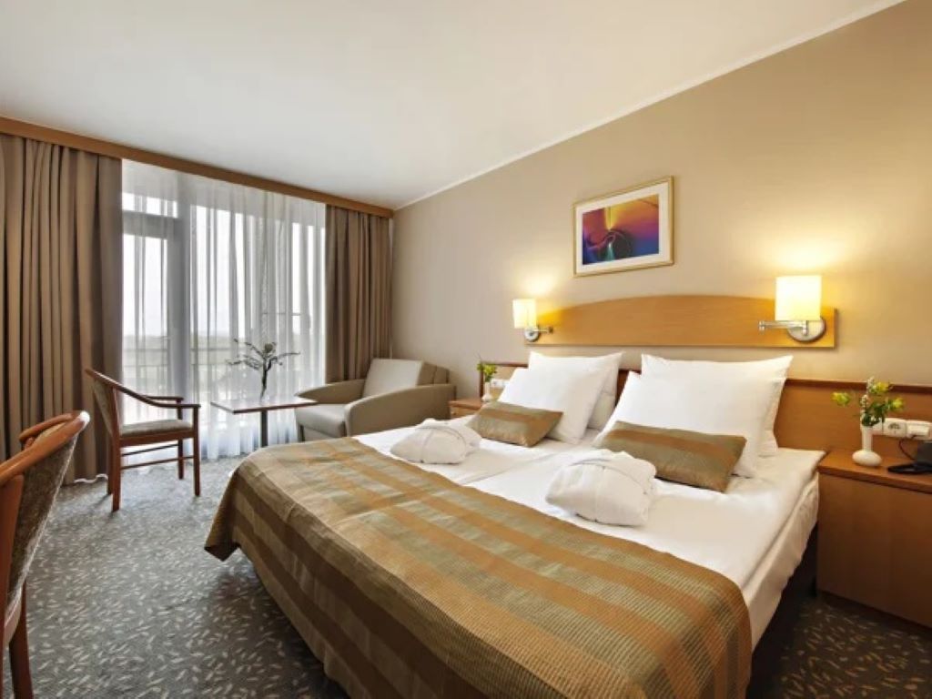 Hotel Termal-Trokrevetna soba sa balkonom.jpg