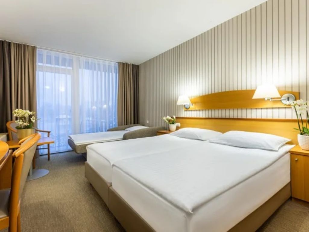 Termal Hotel-Trokrevetna soba.jpg