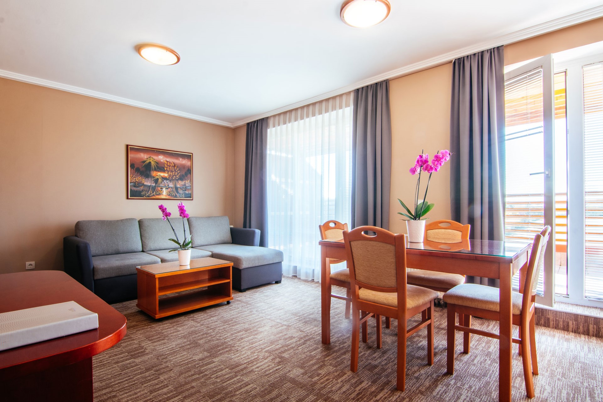 Hotel Vivat-Duplex royal soba.jpg