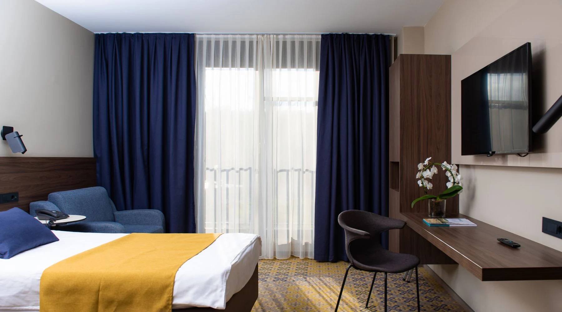Hotel Smarjeta-Standardna soba.jpg