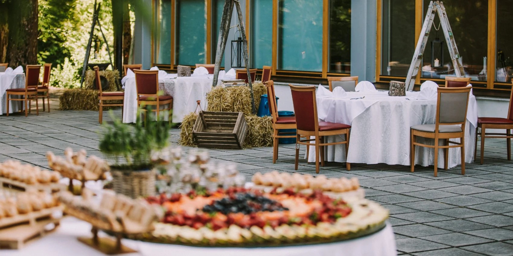 Hotel Smarjeta-Terasa restorana.jpg