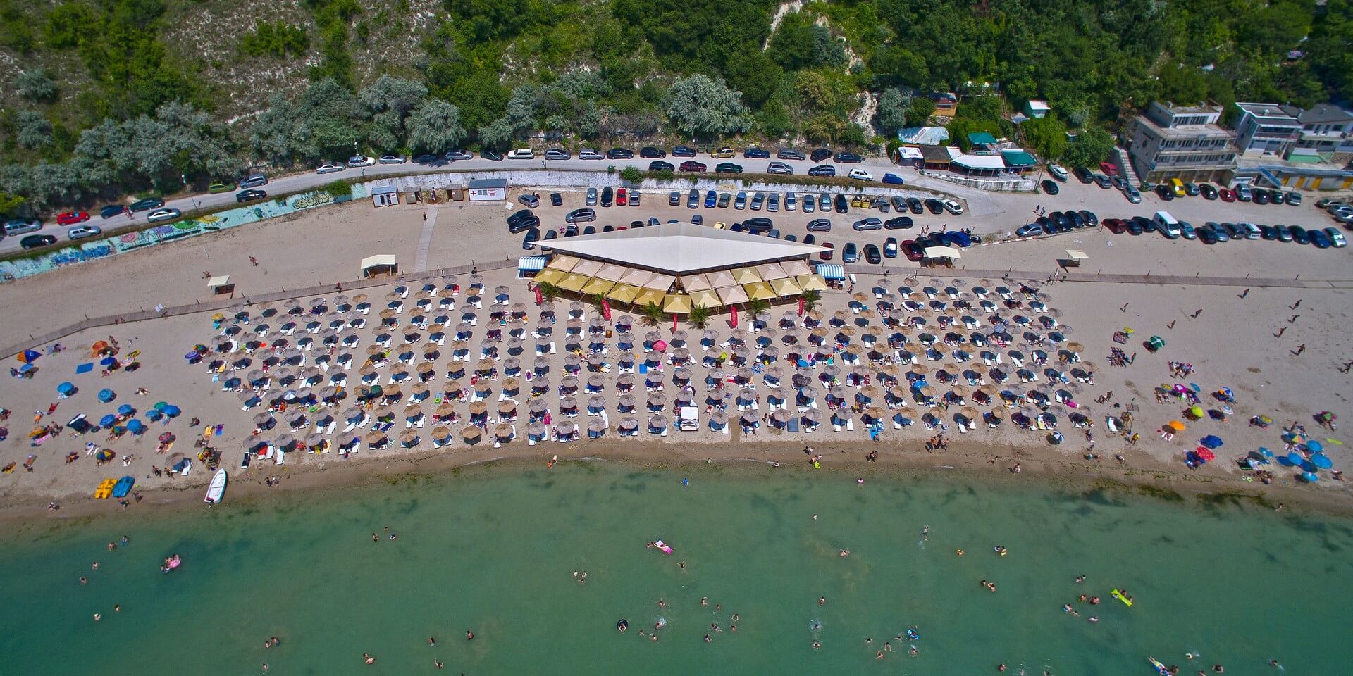 Hotel Royal Cove-Plaza.jpg