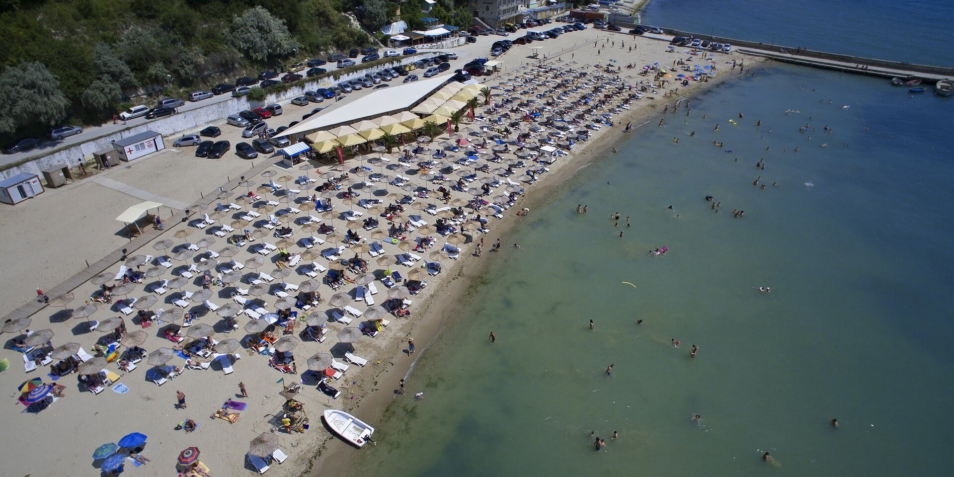 Royal Cove Hotel-Plaza.jpg