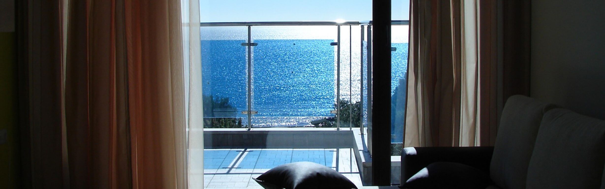 Royal Cove-Pogled iz apartmana.jpg