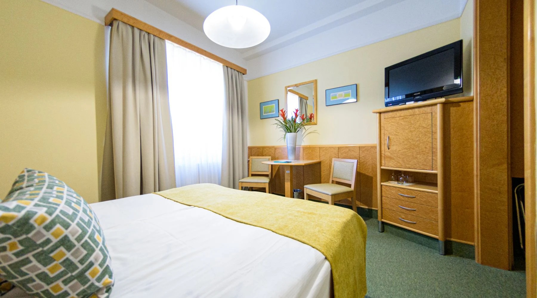Hotel Toplice-Standardna soba.jpg
