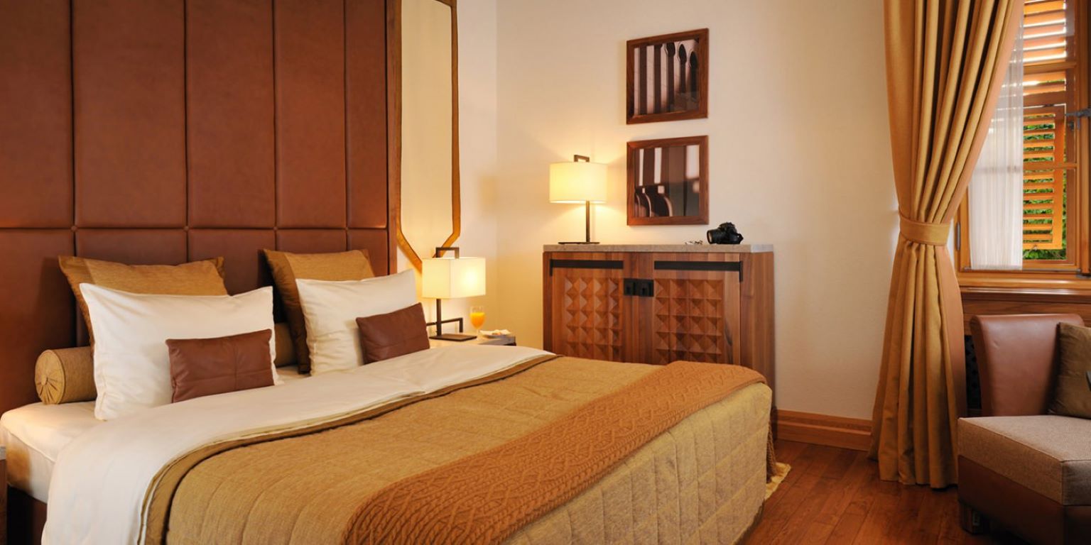 Grad Otocec Hotel-Standardna soba.jpg